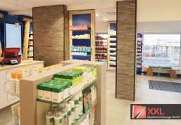 Innenansicht der Gesundbrunnen Apotheke in Freiberg
