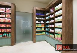 Strukturierte Warenbereiche: Jedes Produkt hat seinen Platz – die klare Organisation erleichtert Kunden die Orientierung und sorgt für ein ästhetisches Gesamt.